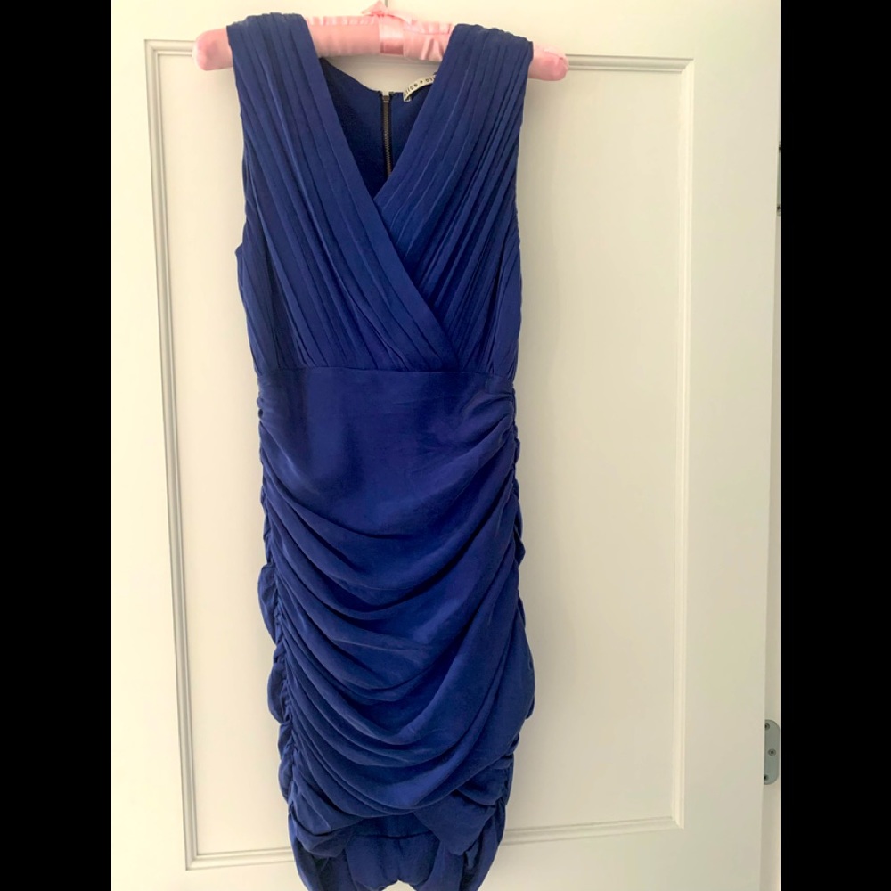 Alice and Olivia 100% silk gathered dress.